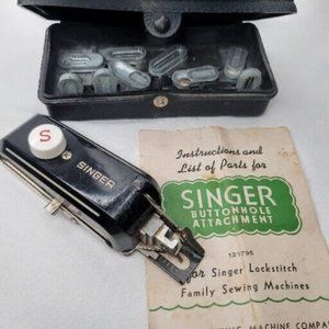 Vintage 1940's Singer Buttonholer #121795 with 9 Templates Plastic Case and Book